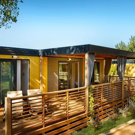 Camping 2 Bedroom Stacaravan In