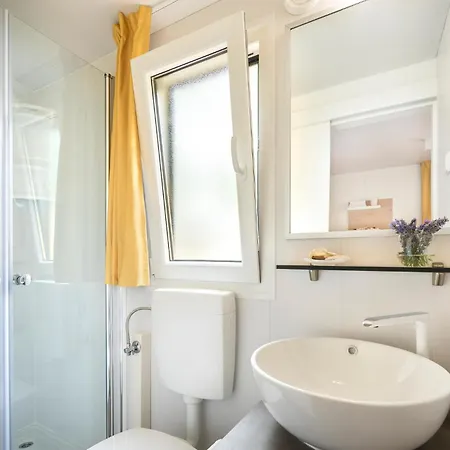 2 Bedroom Stacaravan In 4*