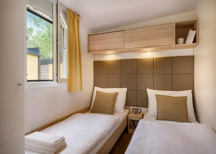 Amazing Stacaravan In With Wifi Lopar